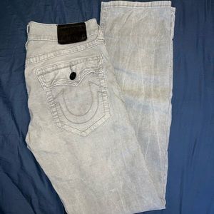 Men’s True Religion Ricky Relaxed Straight Corduroy. Light Gray. Size 29.